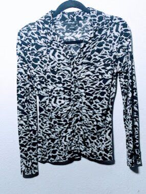 Style & Co Petite Women’s Blk/whte printed Button Down Top Size: S 100% Nylon